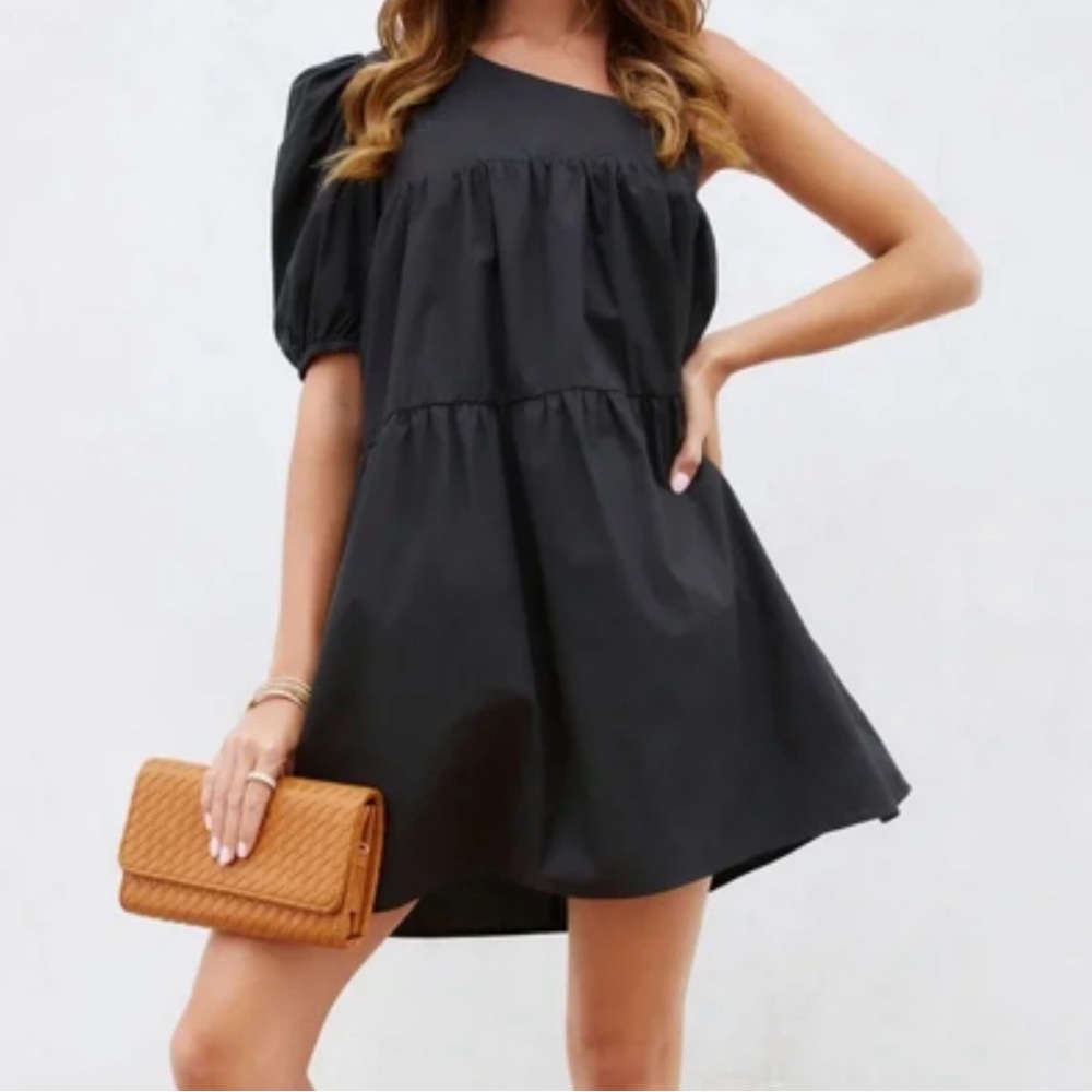 Elegant Black One-Shoulder Dress